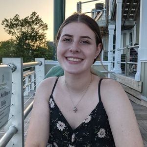 Meet your Posher, Leila